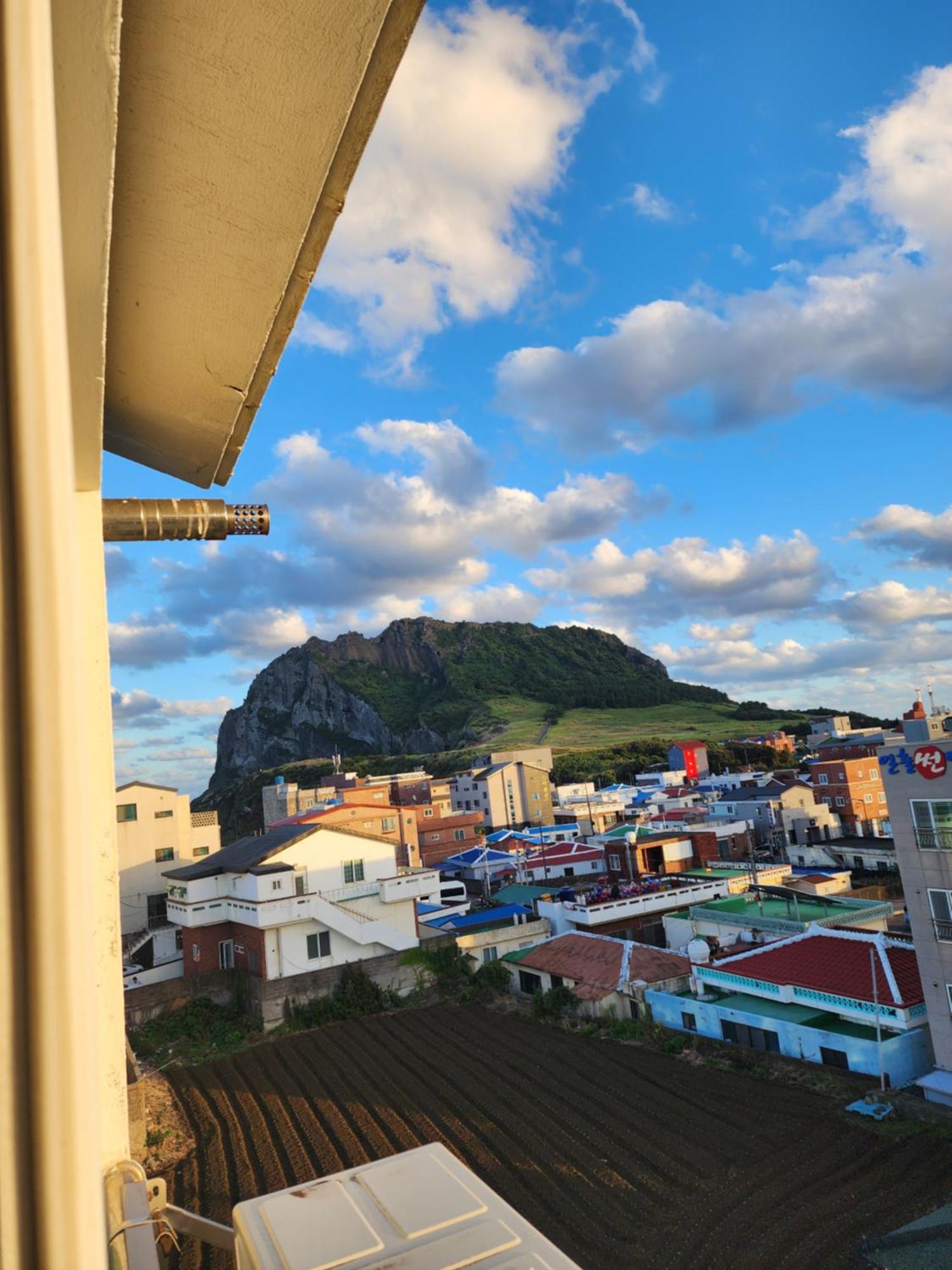 Pureun Jeju Pension Согвипхо Экстерьер фото