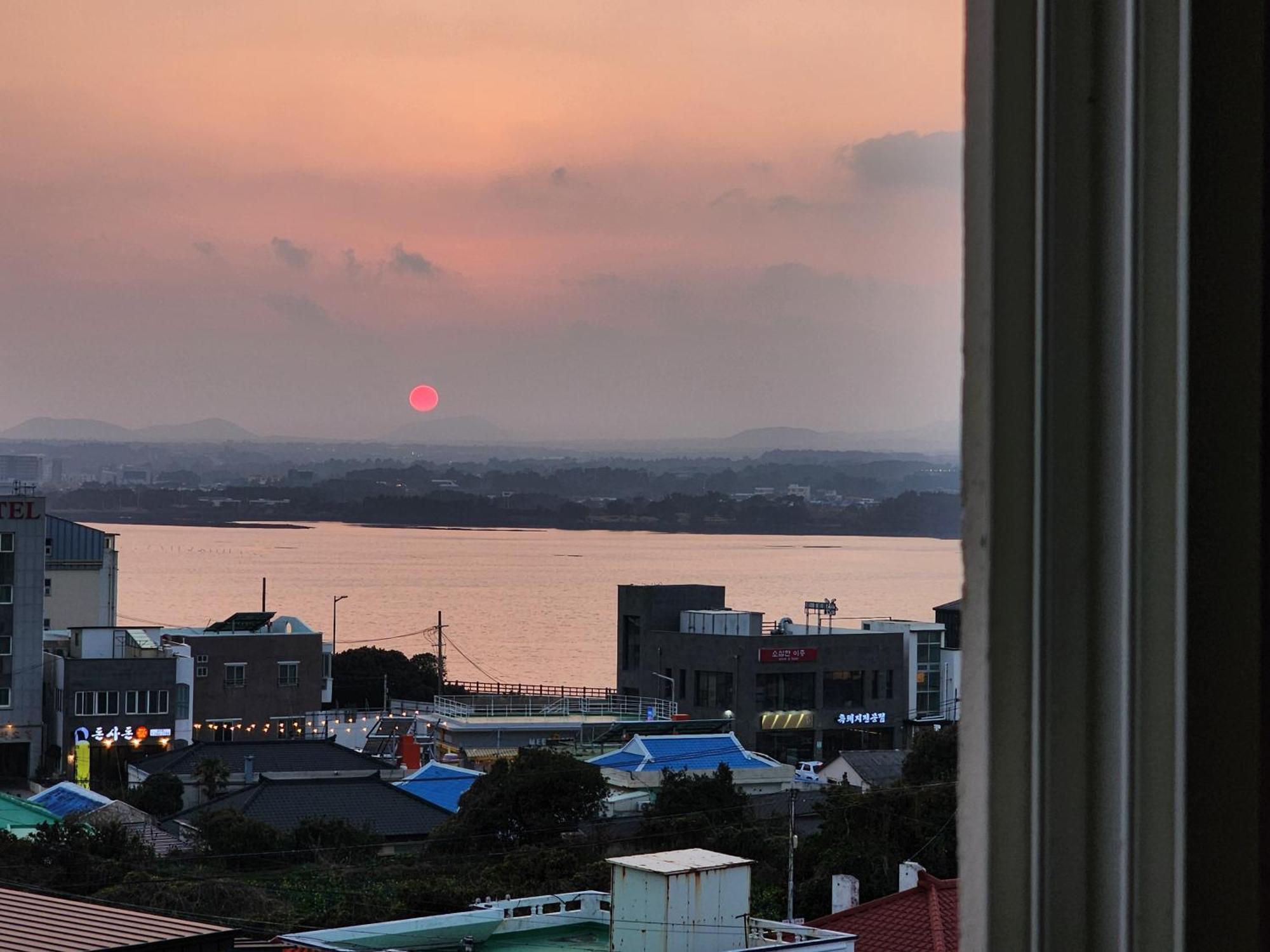 Pureun Jeju Pension Согвипхо Номер фото