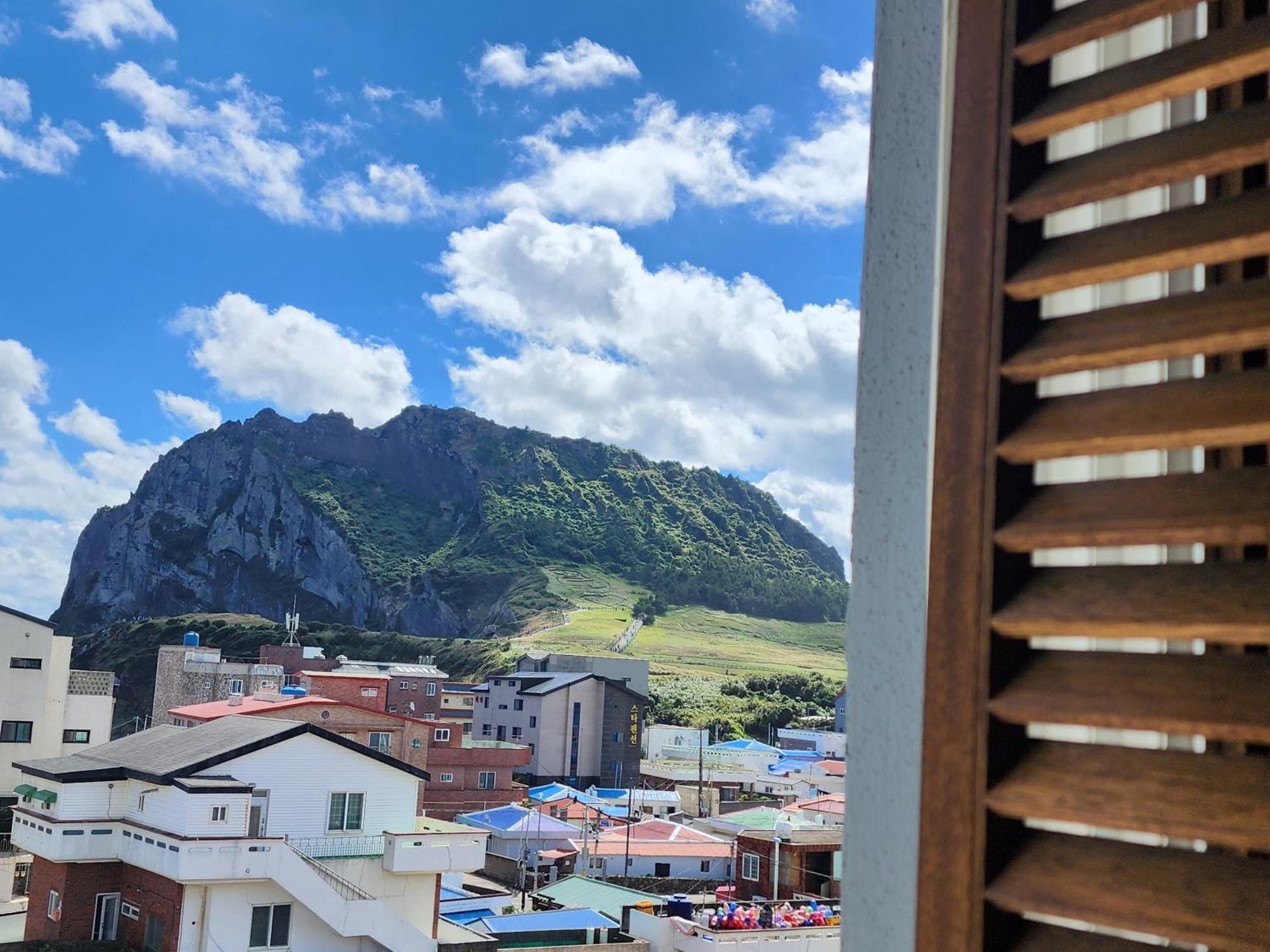 Pureun Jeju Pension Согвипхо Экстерьер фото