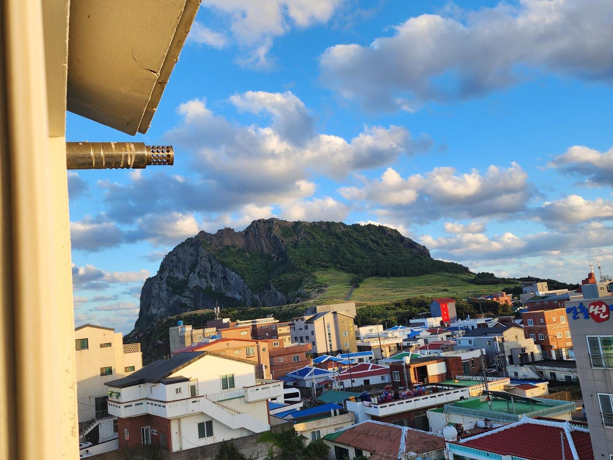 Pureun Jeju Pension Согвипхо Экстерьер фото